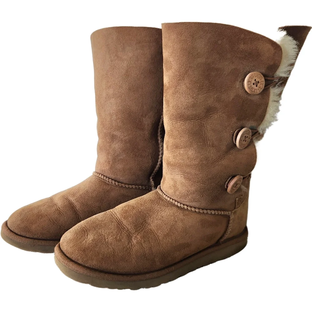 UGG Bailey 3-Button Boots Tan Shearling Suede Youth Size 5/Eur 35/Wmn's 6.5-7